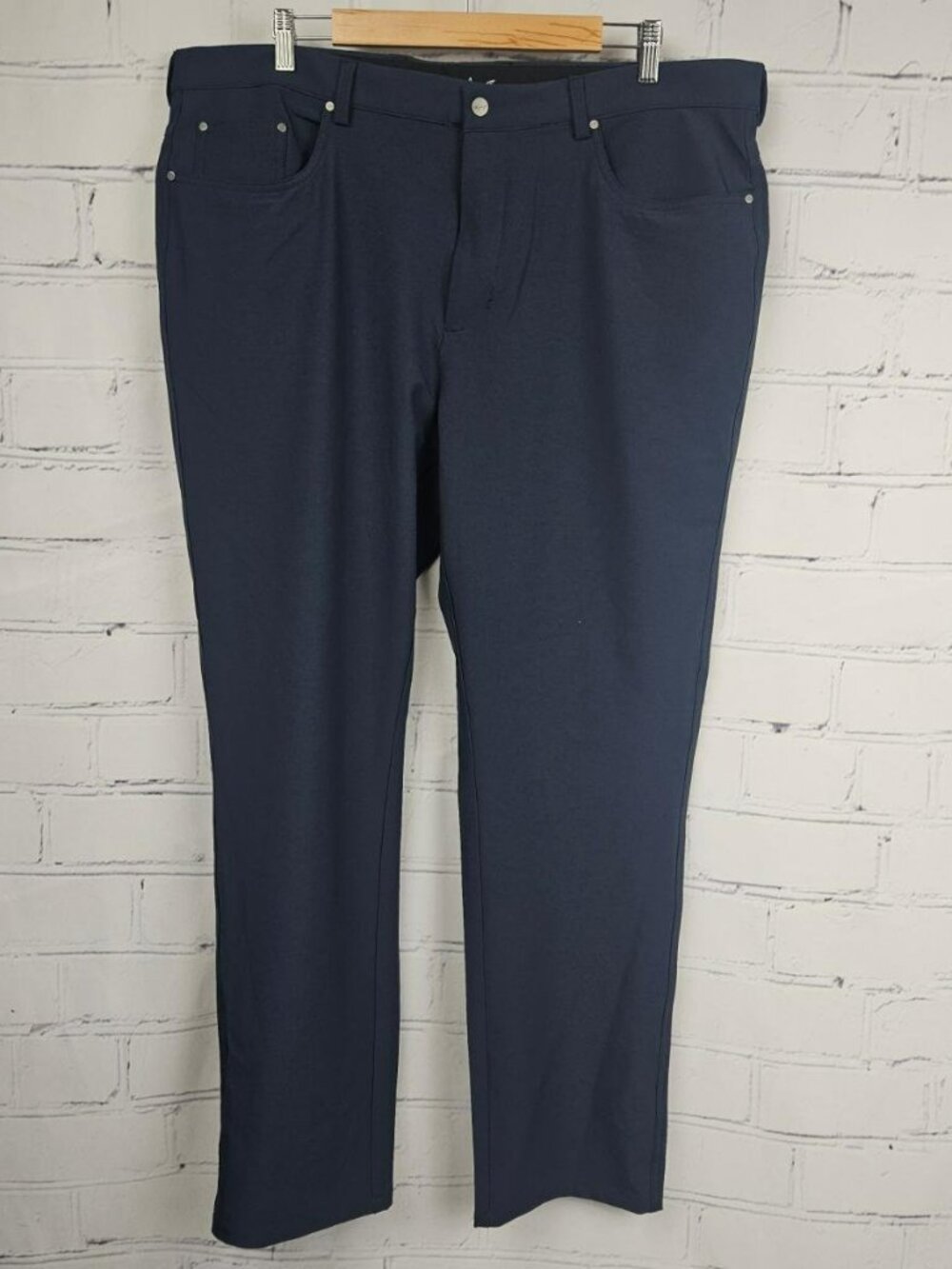 Norman Mens Navy Shark Logo Golf Pants 40x32 Comfort Fit Sport Casual Outdoors